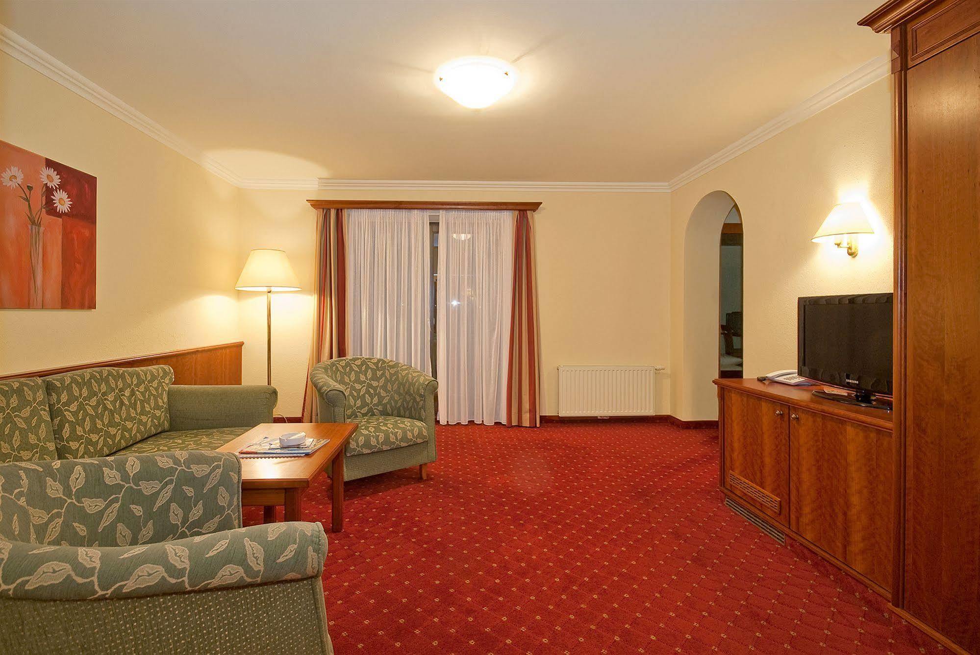 Vital & Sporthotel Brixen Brixen im Thale Habitación foto